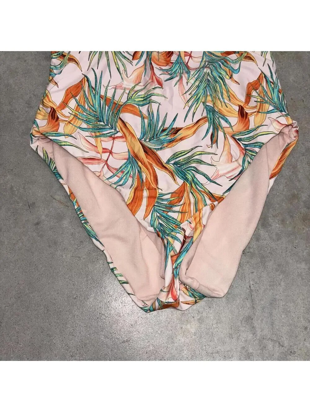 NWT Gianni Bini Pastel Pink Tropical Print Halter Top One Piece Swim Suit Beach
